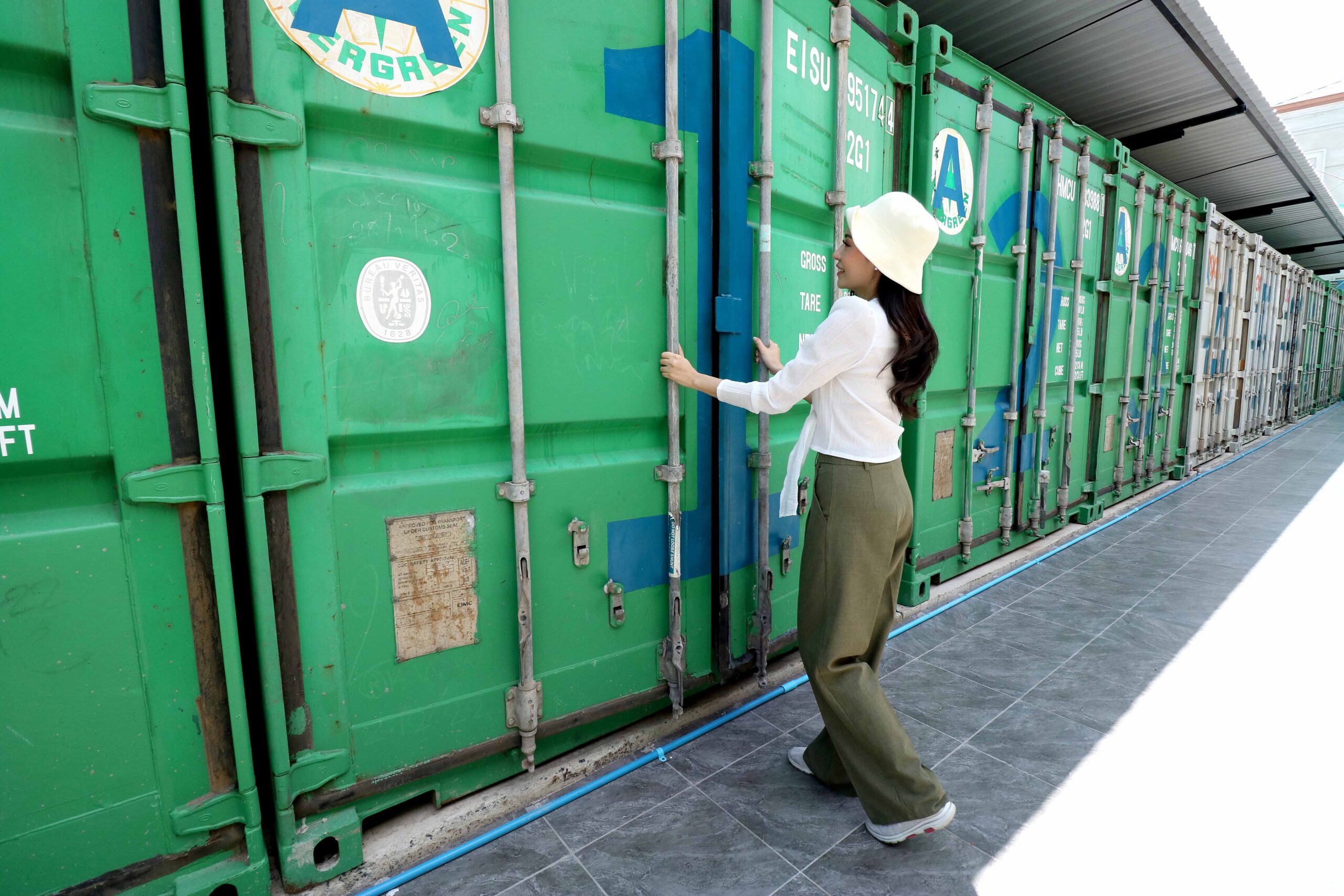 ฝากของ ศรีนครินทร์