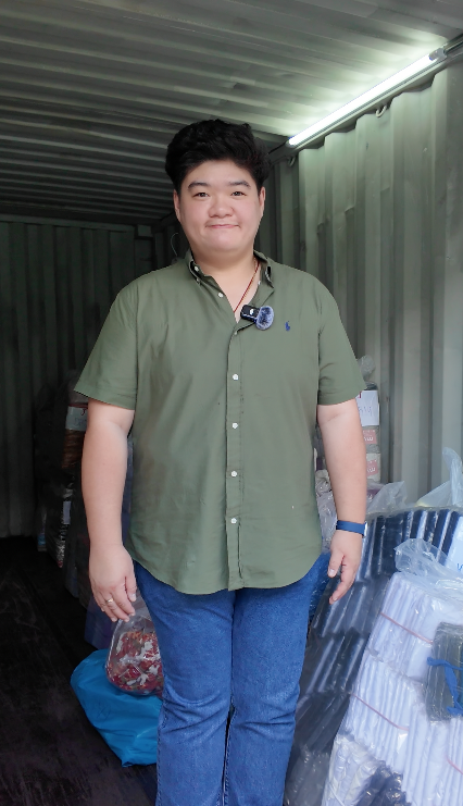 ลูกค้าใช้บริการห้องเก็บของให้เช่า ศรีนครินทร์